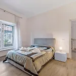 Apartment Blue Mermaid Of Stresa Pet Friendly - Happy Rentals