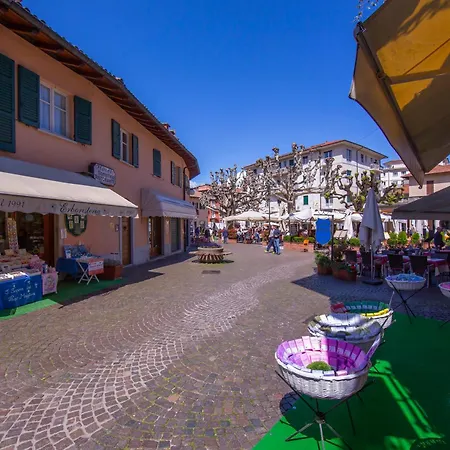Blue Mermaid Of Stresa Pet Friendly - Happy Rentals