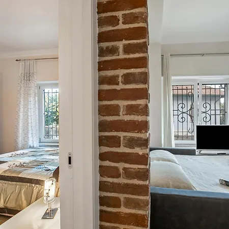 Blue Mermaid Of Stresa - Happy Rentals