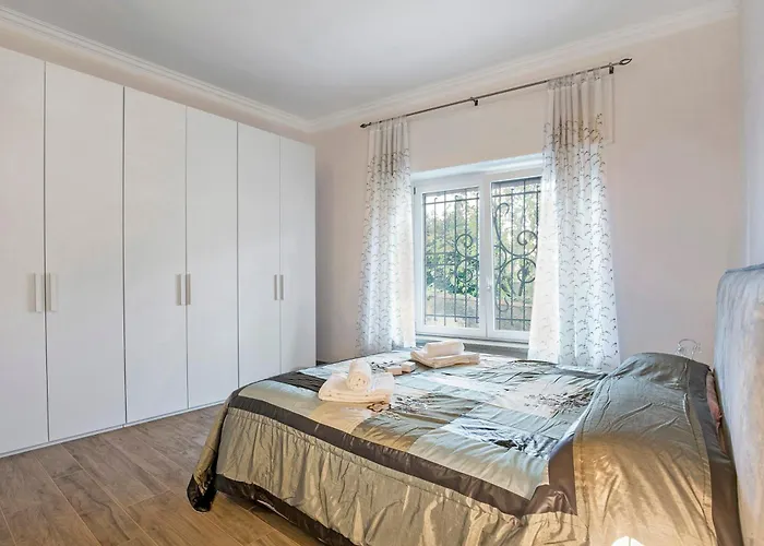 Apartment Blue Mermaid Of Stresa Pet Friendly - Happy Rentals *