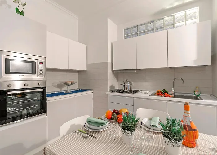 Blue Mermaid Of Stresa Pet Friendly - Happy Rentals